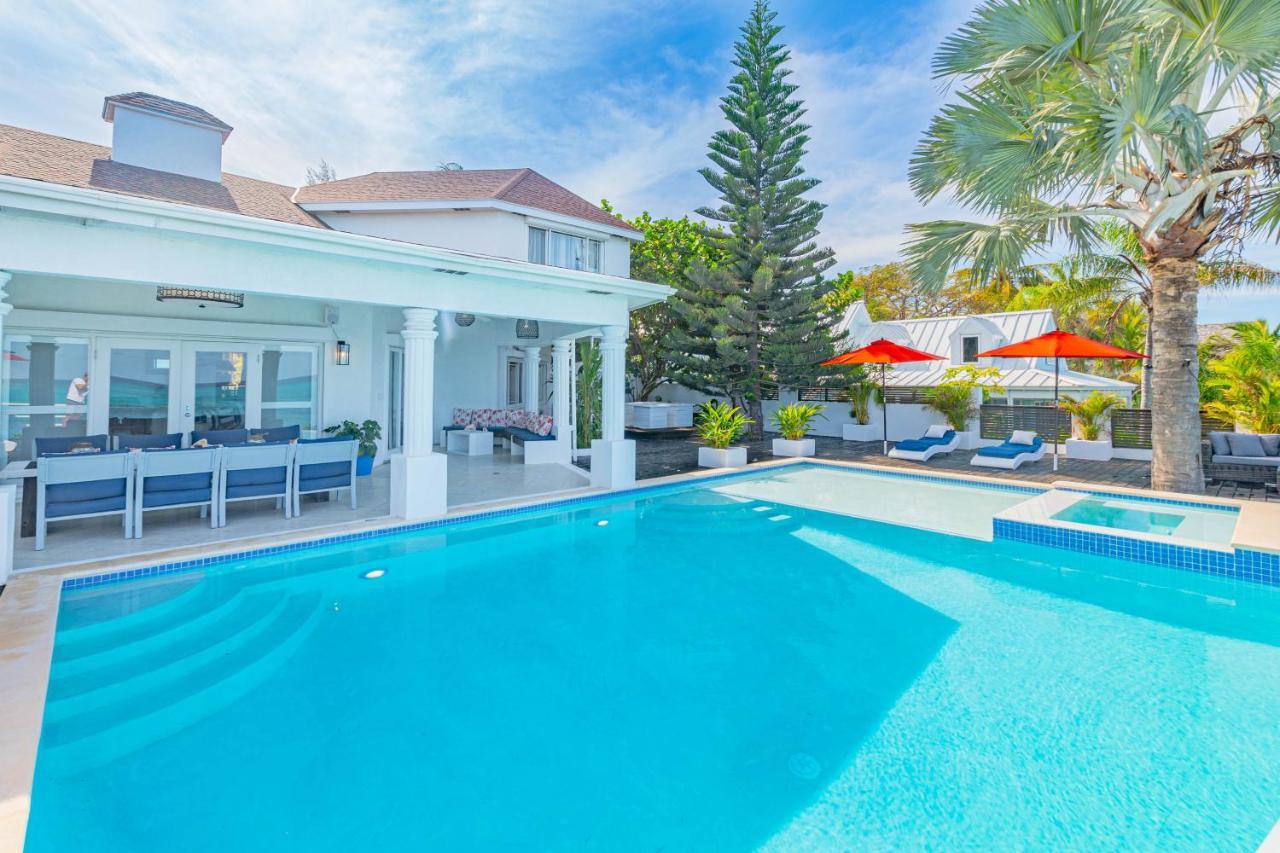 Northwinds - At Orange Hill - Private Pool Pousada
