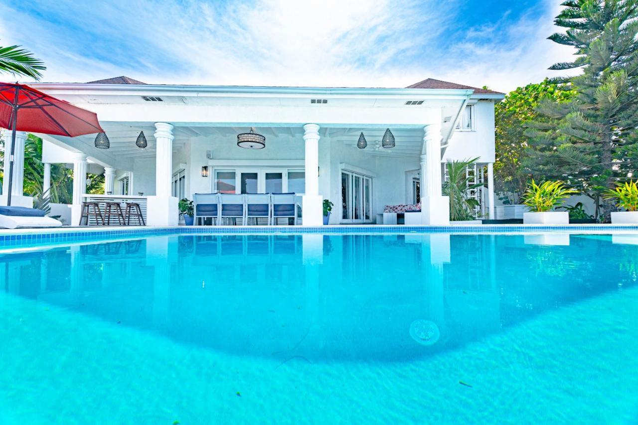 Northwinds - At Orange Hill - Private Pool Pousada Nassau