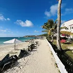 Dickenson Bay Oasis At Antigua Village