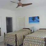 Villa Dianna - Entire Villa, Roof Terrace, Pool, Garden, Sea Views Near Dunn\'S River