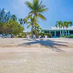 Fingertip - Beach Bungalow In Cayman Kai
