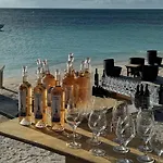 Hodges Bay Resort & Spa