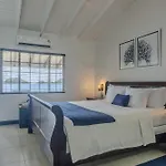 Blue Waters Inn