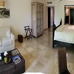 Casa Colonial Beach & Spa