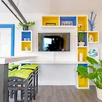 Viking Hill Oceanfront Hostel & Resort