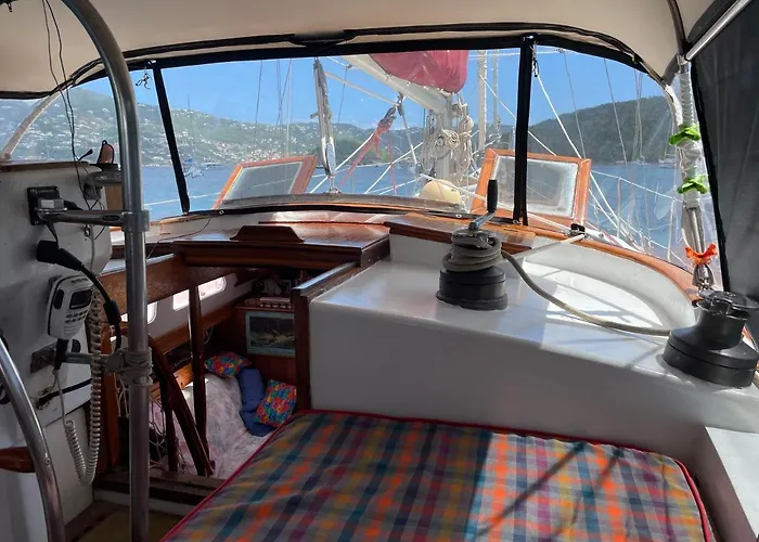 St Thomas Stay On Sailboat Ragamuffin Incl Meals Water Toys