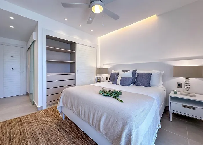 Fantastic New Penthouse W Rooftop Picuzzi