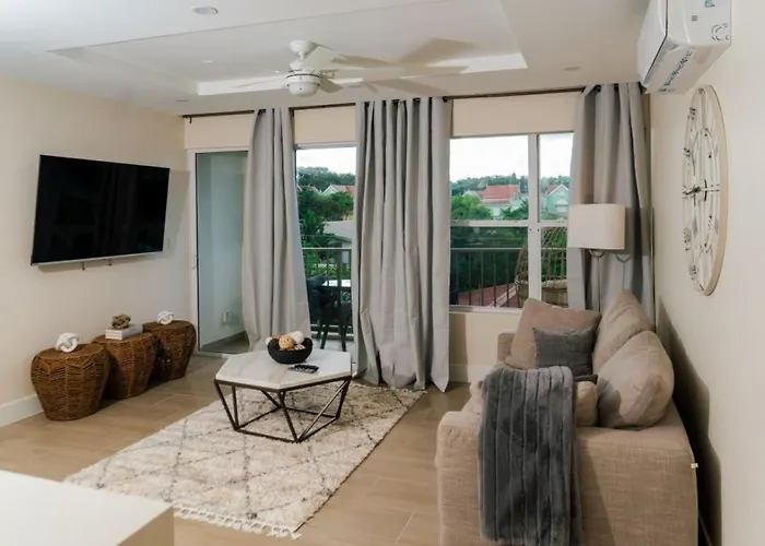 Lou Lou\'S Cozy Hideaway