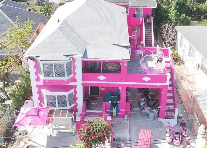 Da Pink And White Palace