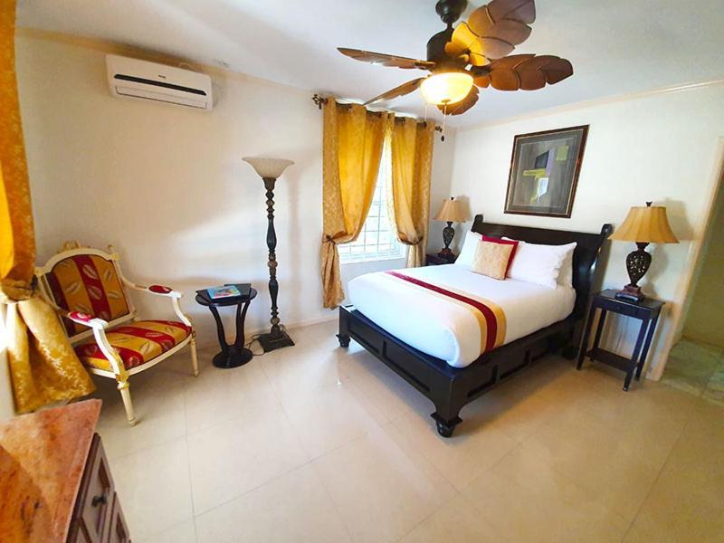 Ocean West Boutique 3*