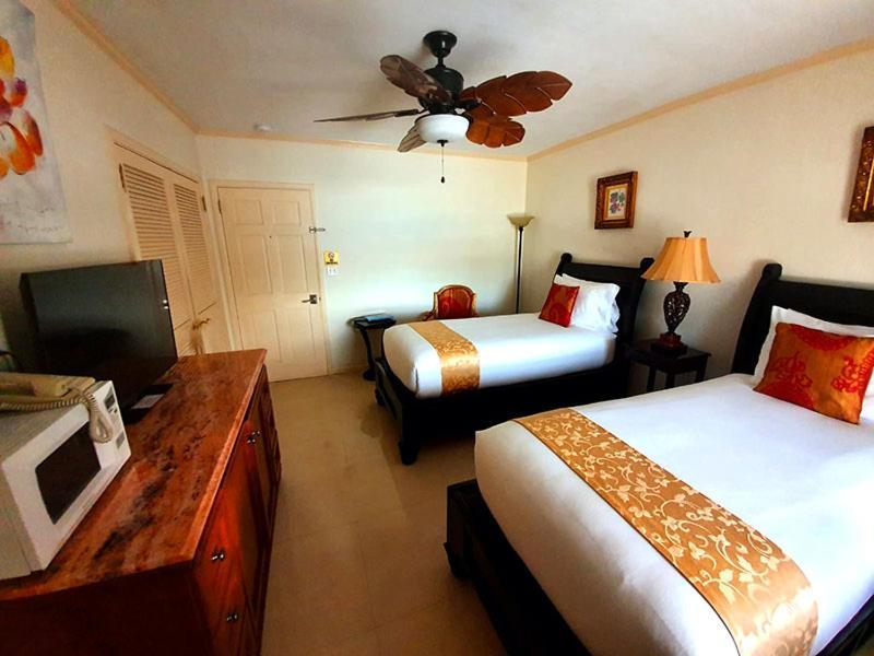 Ocean West Boutique 3* Nassau