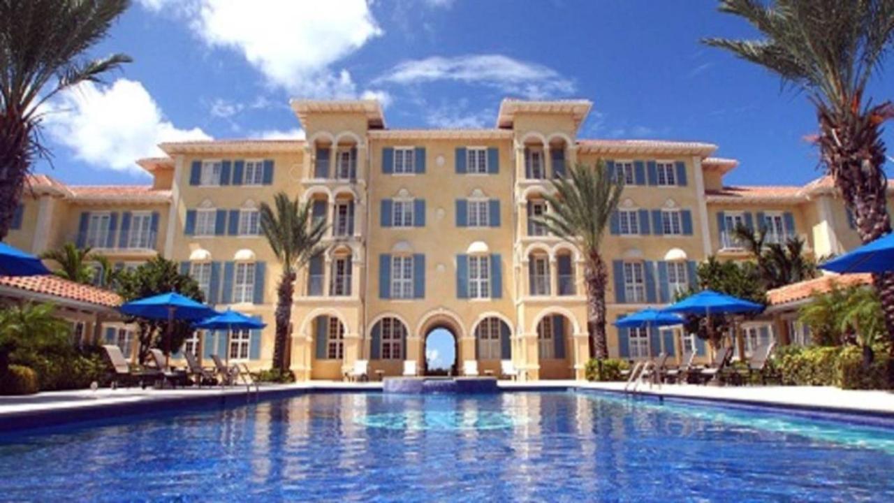 Aparthotel Renaissance Unit 205 Grace Bay