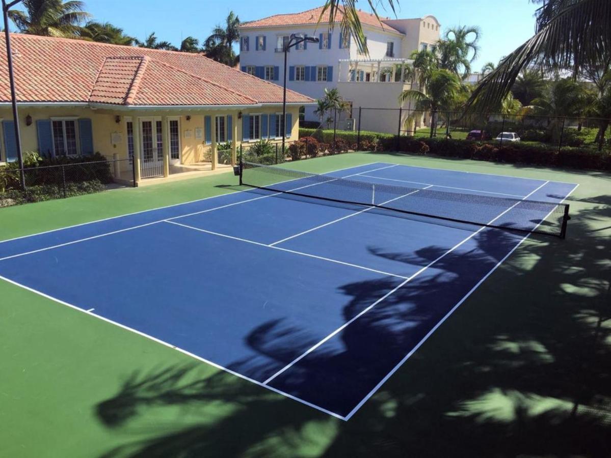 Aparthotel Renaissance Unit 205 Grace Bay