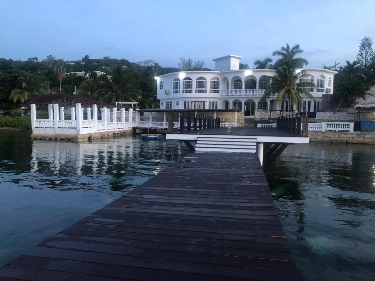 Waters Edge Hospedagem domiciliar Montego Bay
