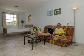 Aparthotel Yacht Club