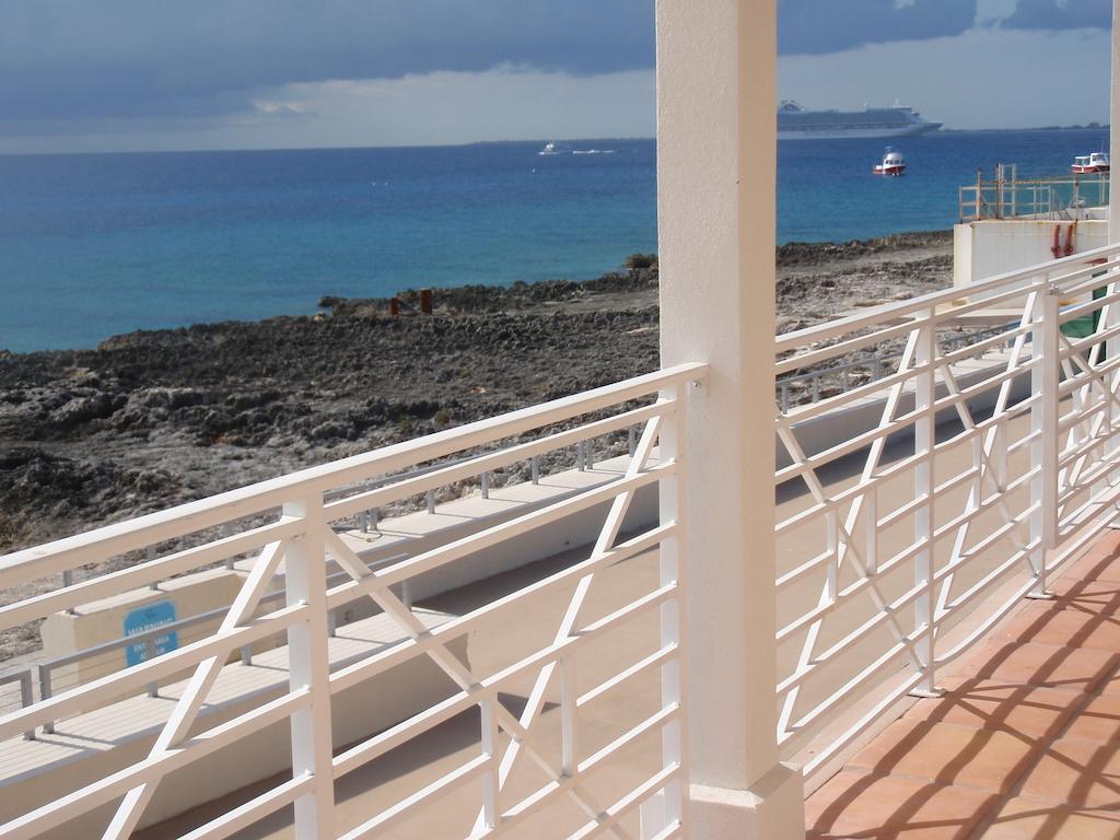 The Riviera, Grand Cayman Hotel