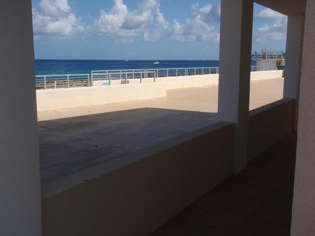The Riviera, Grand Cayman 3* George Town