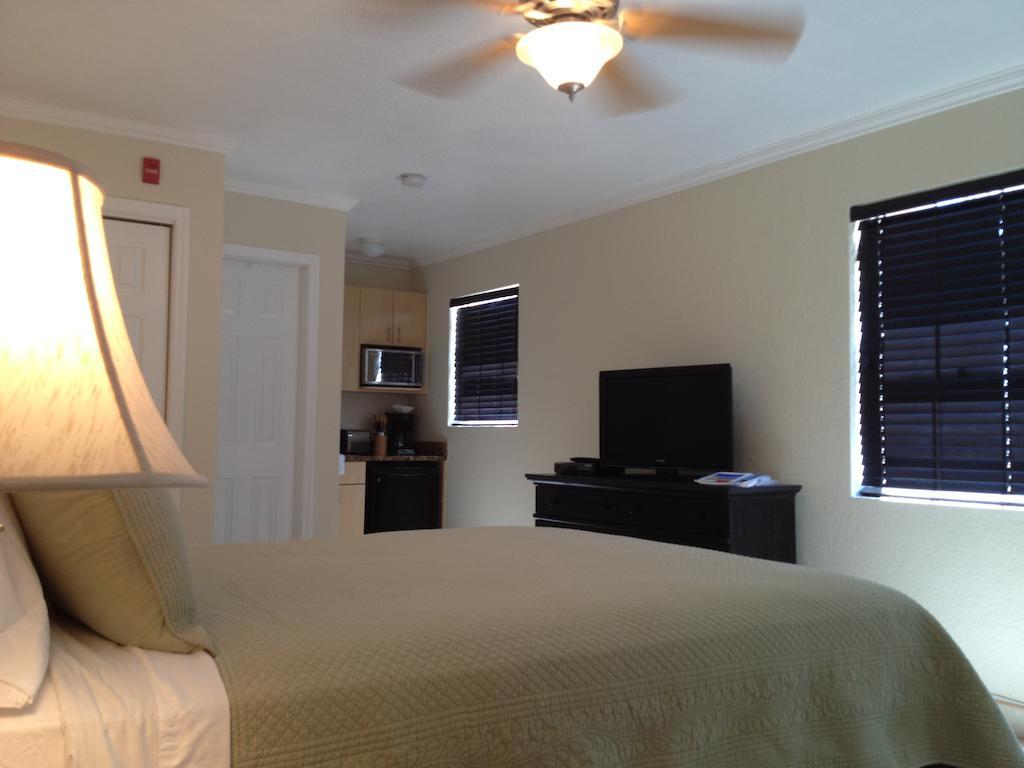 The Riviera, Grand Cayman 3* George Town