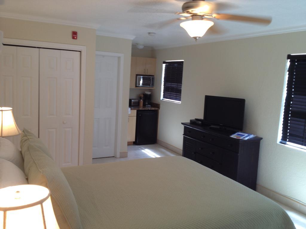 The Riviera, Grand Cayman Hotel