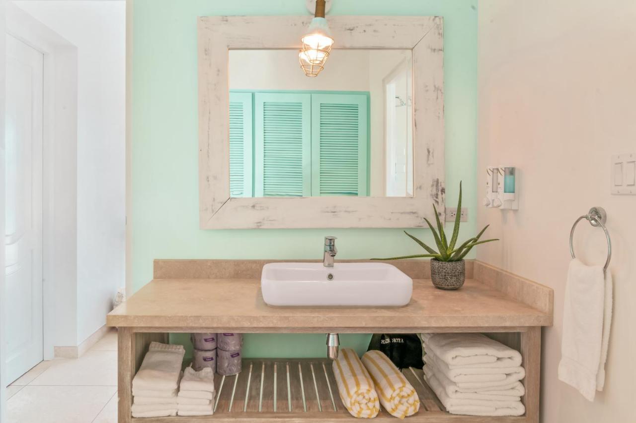 Boardwalk Boutique Aruba - Adults Only 4*