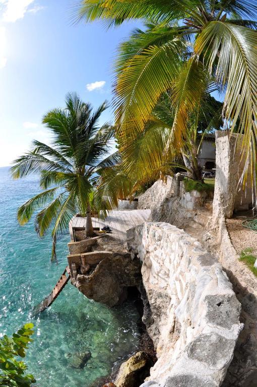 Sun Reef Village On Sea Aparthotel 4*