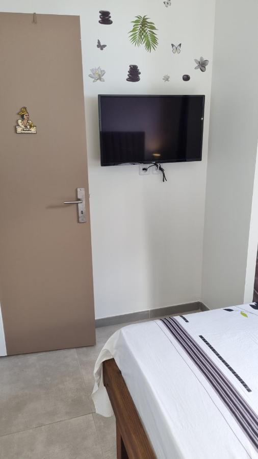 Les Hauts Du Fromager Apartment *