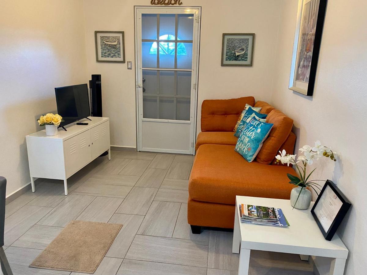 Walk To The 2min, Cozy, Boutique, Pool, Palmeras Del Mar Apartment Isabela
