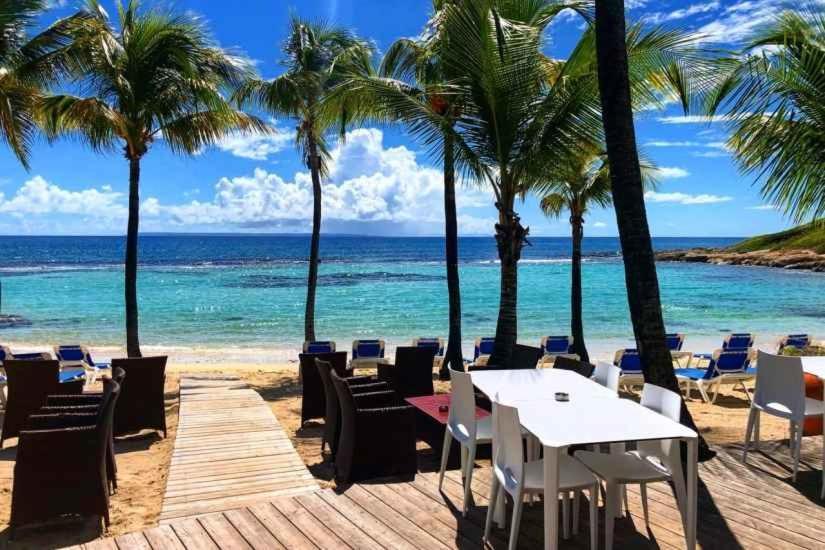 Apartment Romantique Et Bel En Bord De La Mer, Piscine Surveillee Et Belle A 50m