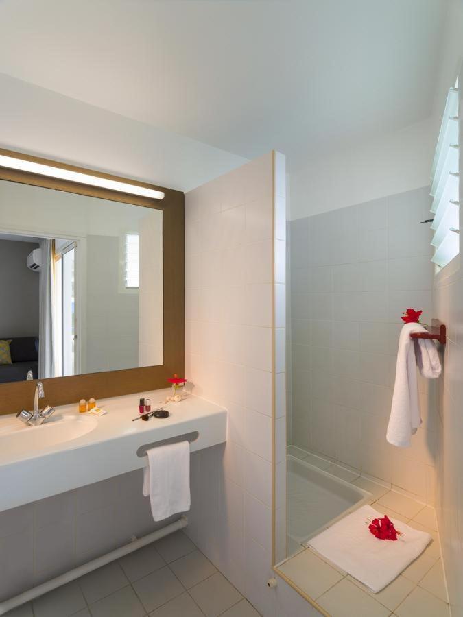 Romantique Et Bel En Bord De La Mer, Piscine Surveillee Et Belle A 50m Apartment