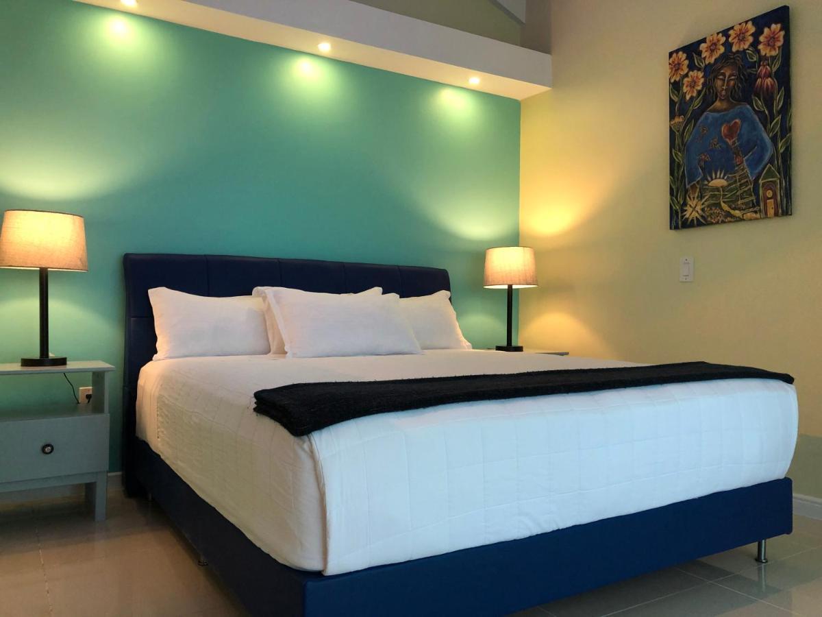 Quints Travelers Hotel Willemstad