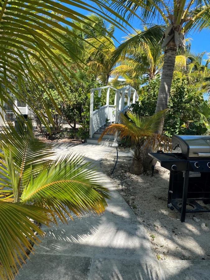 Island Club Turks & Place