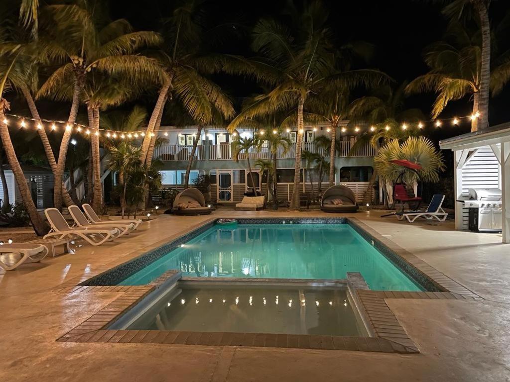 Island Club Turks & Place