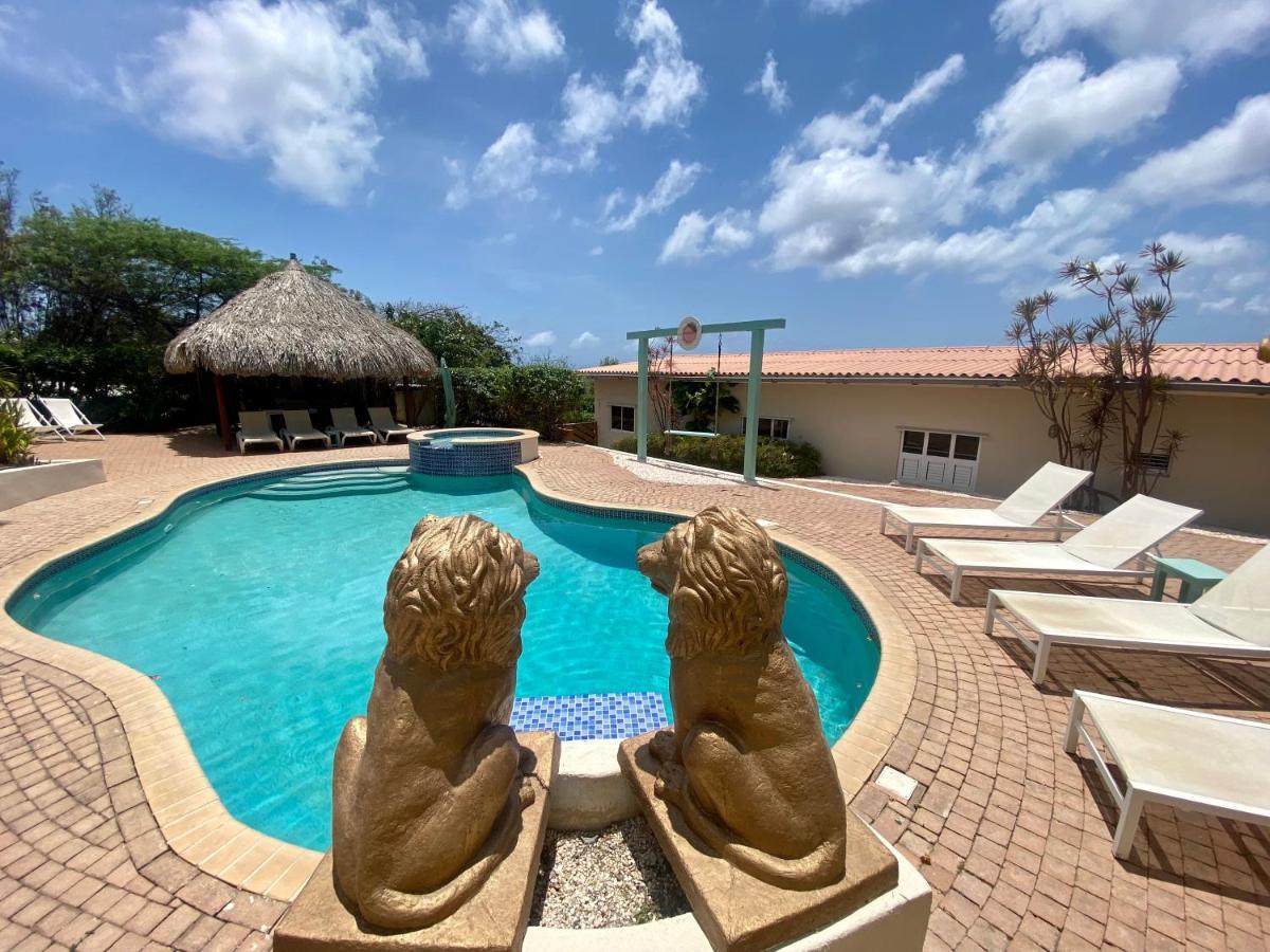 Sweet Curacao View Aparthotel 3*
