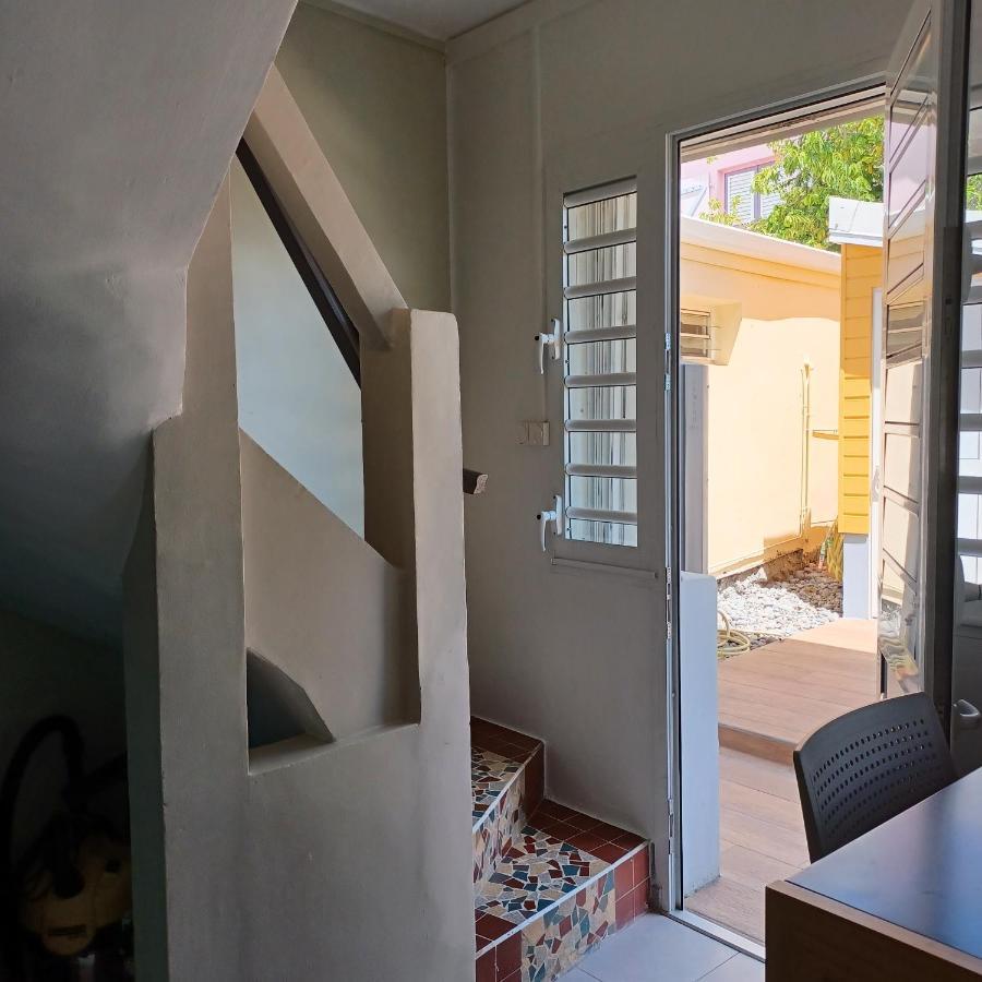 Maison De Les Pieds Dans L'eau Schoelcher
