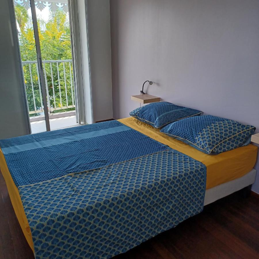Holiday home Maison De Les Pieds Dans L'eau *