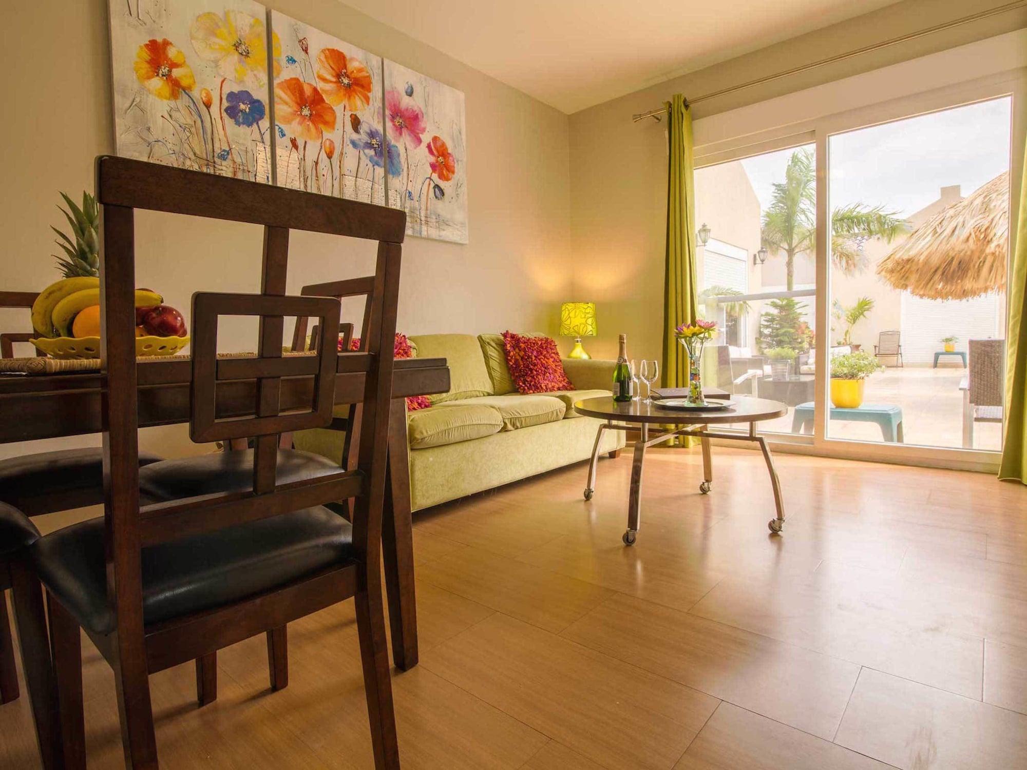 Golden Apartment *