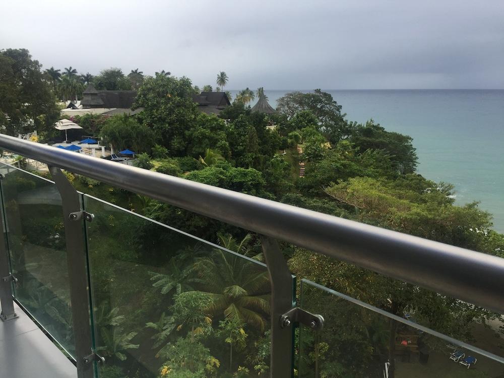 Bacolet Club Hotel 4*