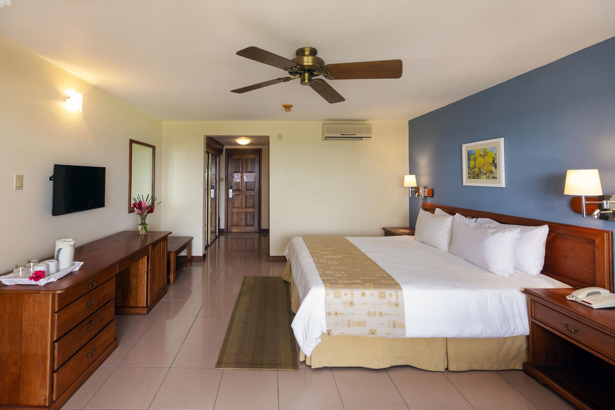 Le Grand Courlan Adults Only Black Rock