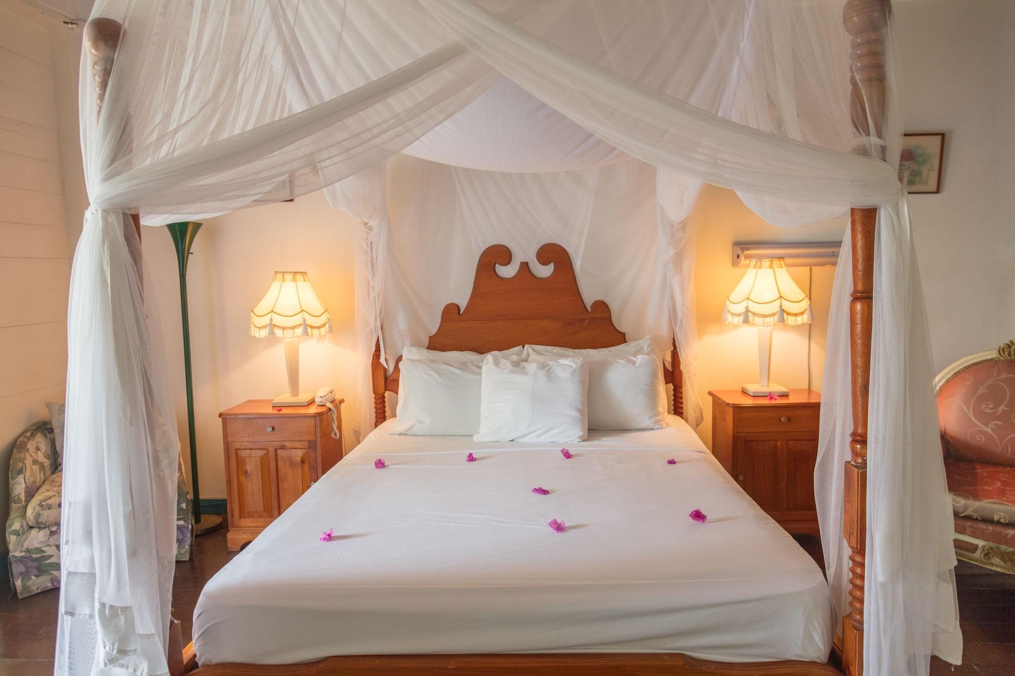 Half Moon Blue Hotel 3*