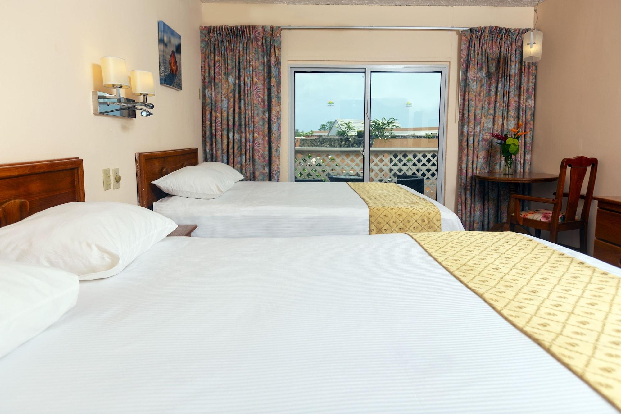 Grafton Beach Resort Black Rock