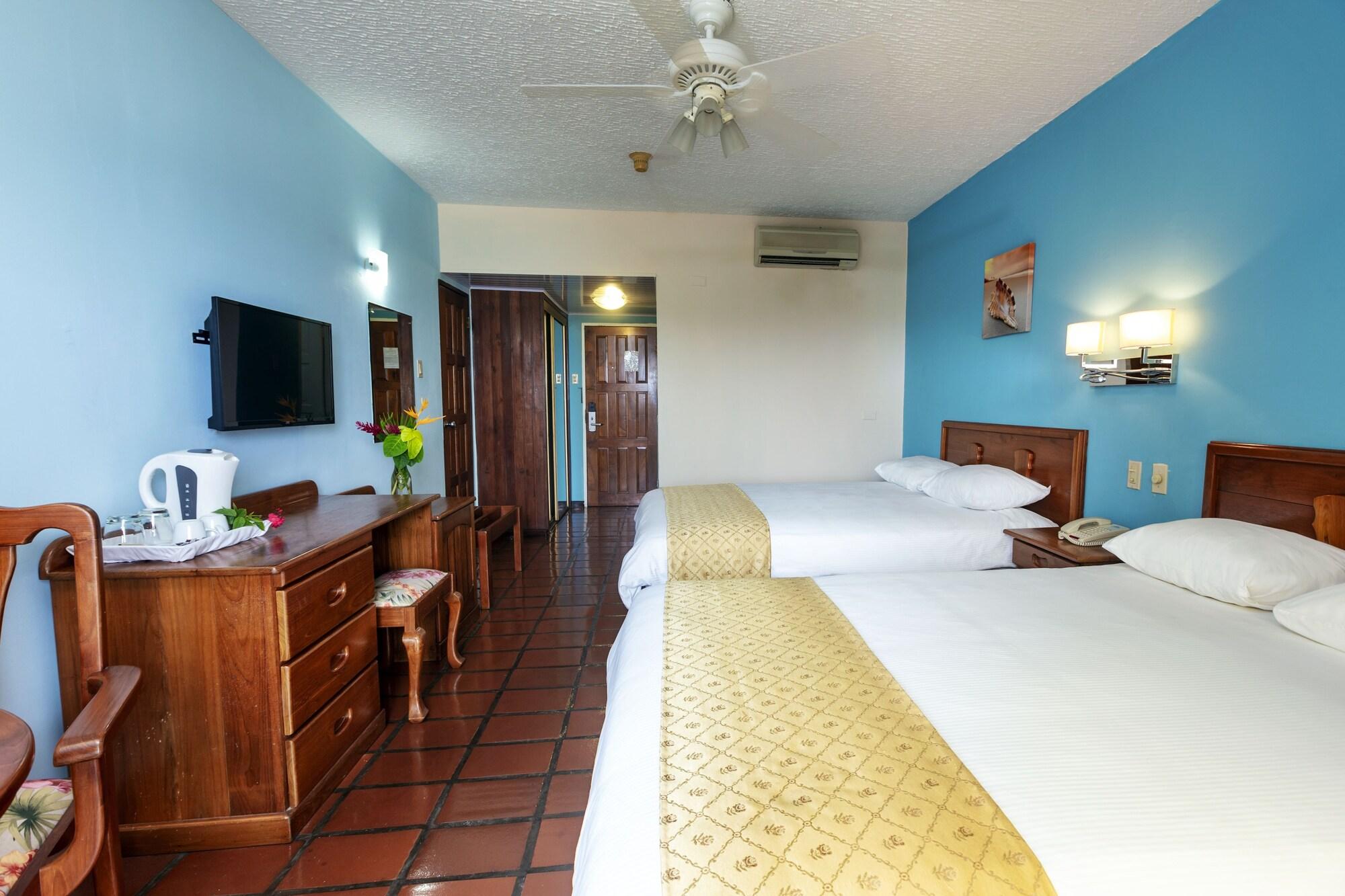 Grafton Beach Resort 3*
