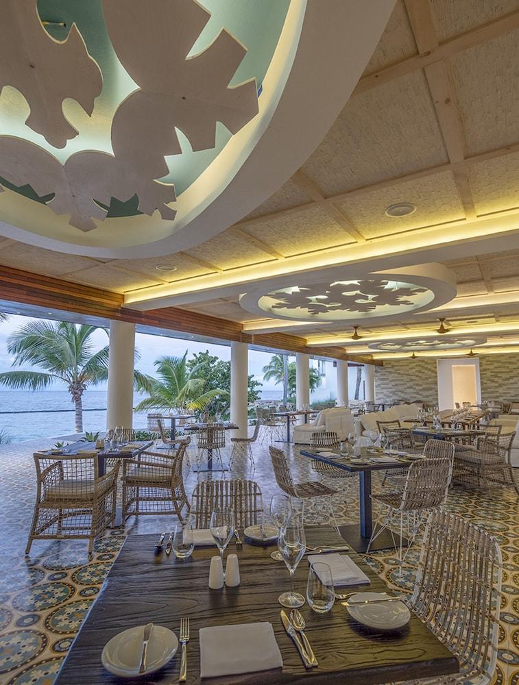 Hodges Bay & Resort 4*