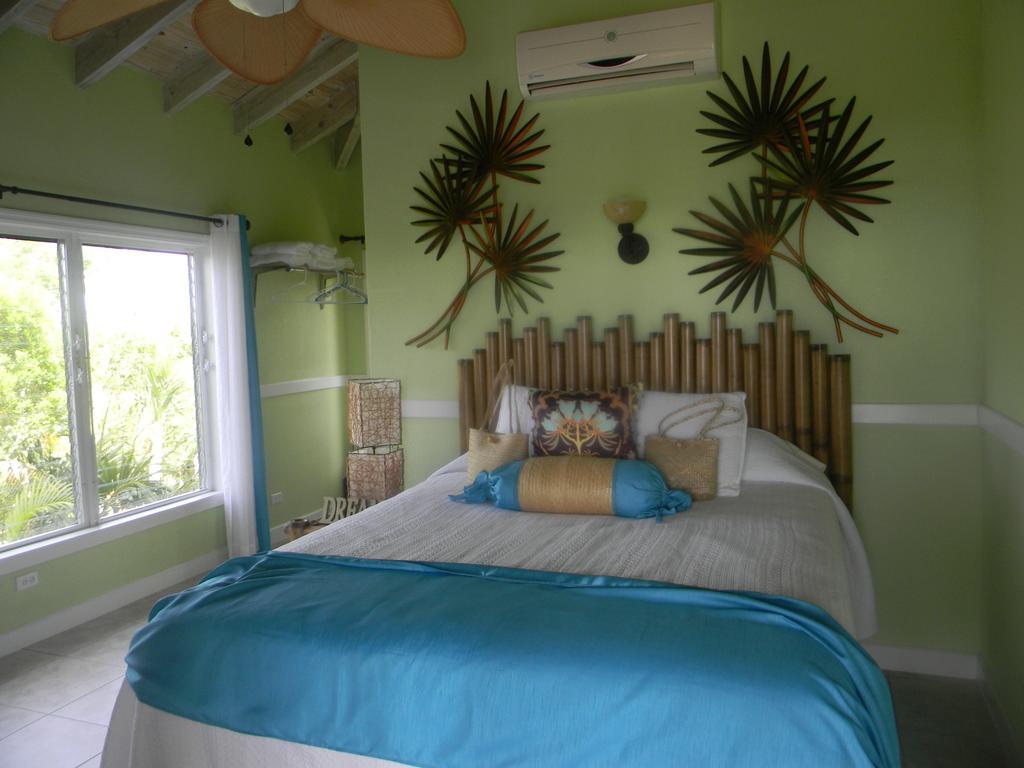 Resort Harbor Breeze Clarence Town