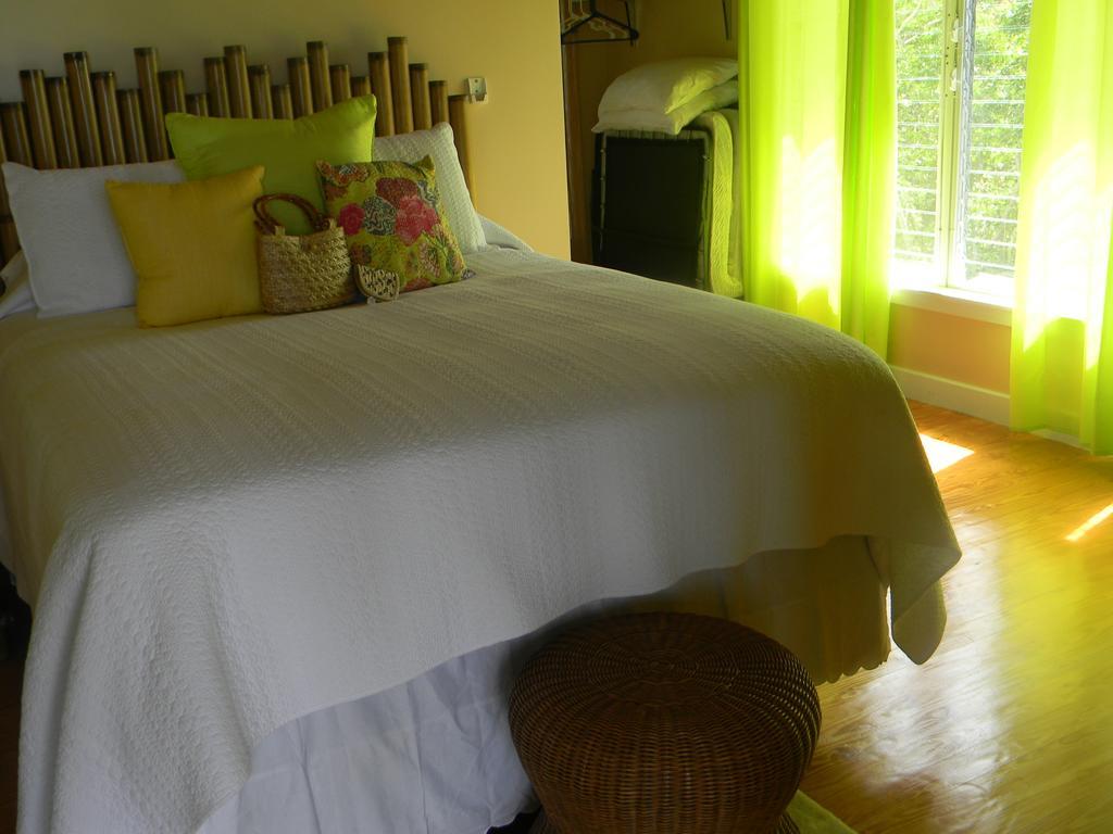 Harbor Breeze 5* Clarence Town