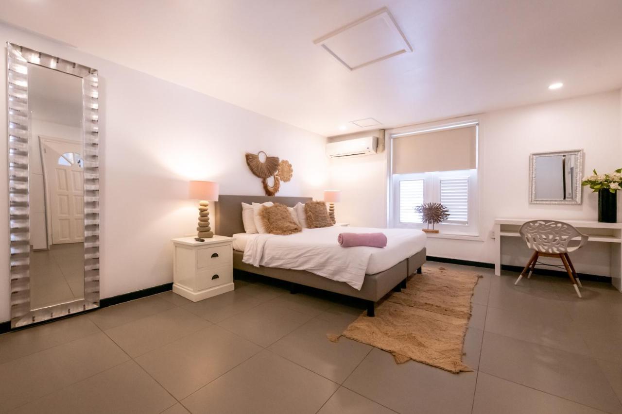 Saint Tropez Boutique Willemstad