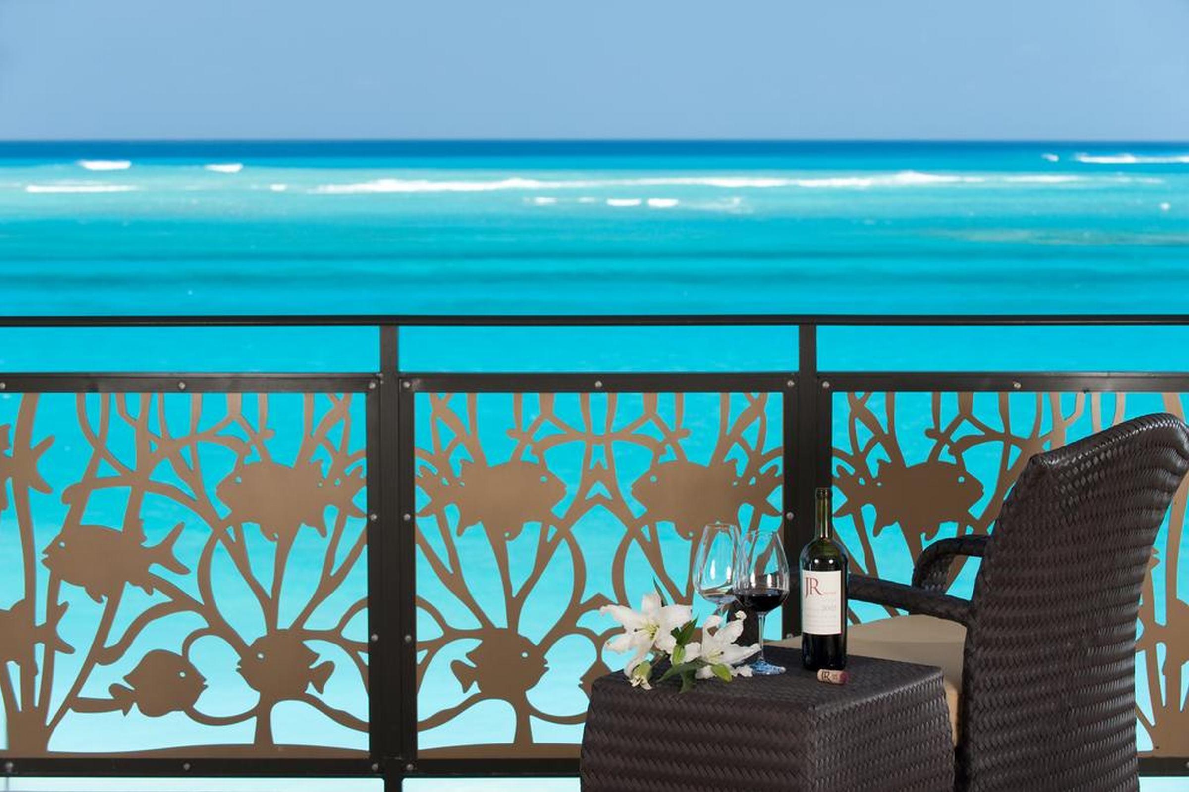 Hotel The Regent Grand Grace Bay