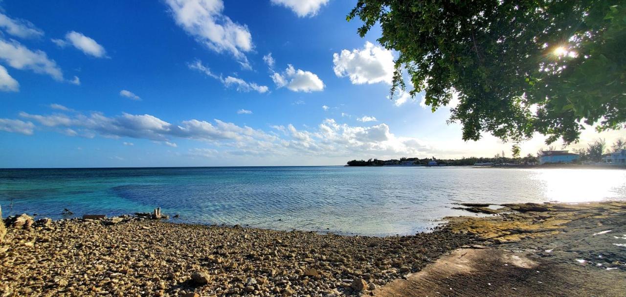 Seaside Family Oasis, King Bed, Private Pool, With Car
