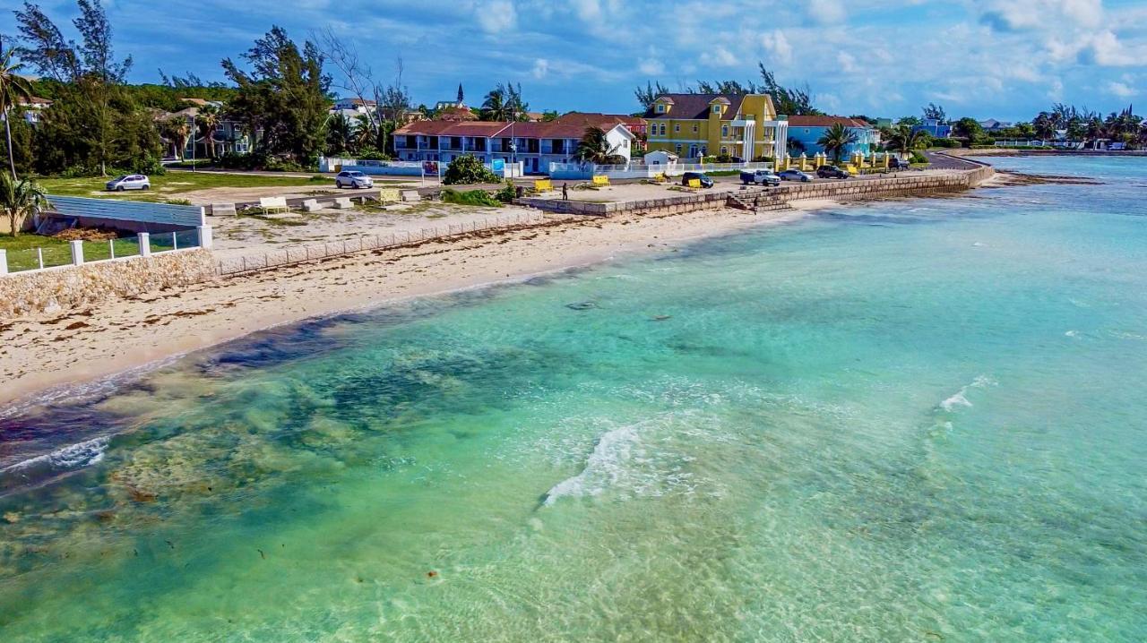 Apartment Seaside Family Oasis, King Bed, Private Pool, With Car *