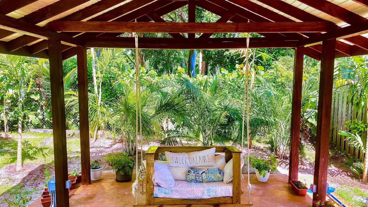 Seaside Family Oasis, King Bed, Private Pool, With Car Apartment