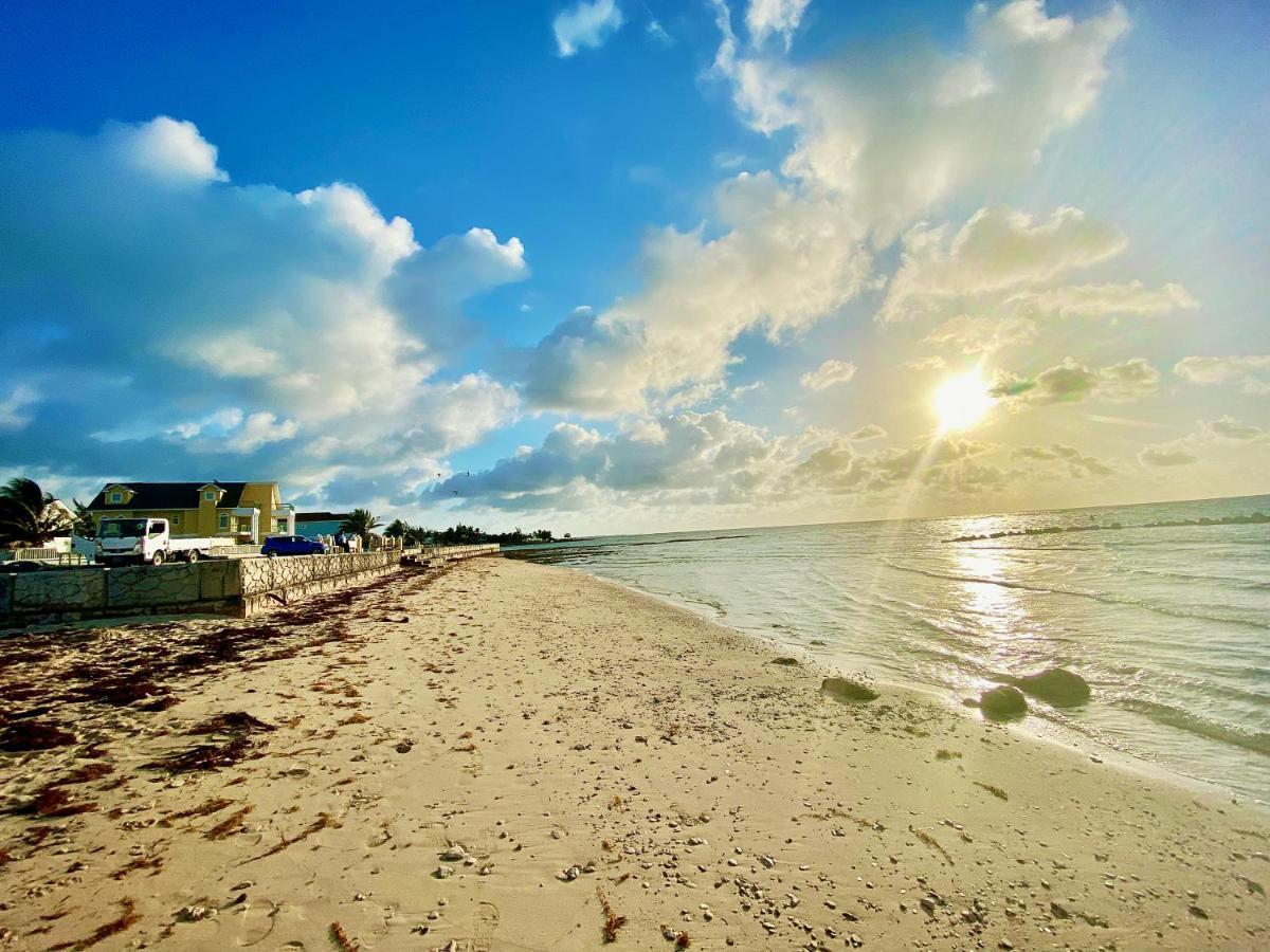 Seaside Family Oasis, King Bed, Private Pool, With Car Apartment Nassau